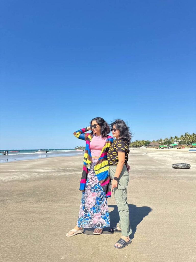 ငွေဆောင်ကမ်းခြေ view 