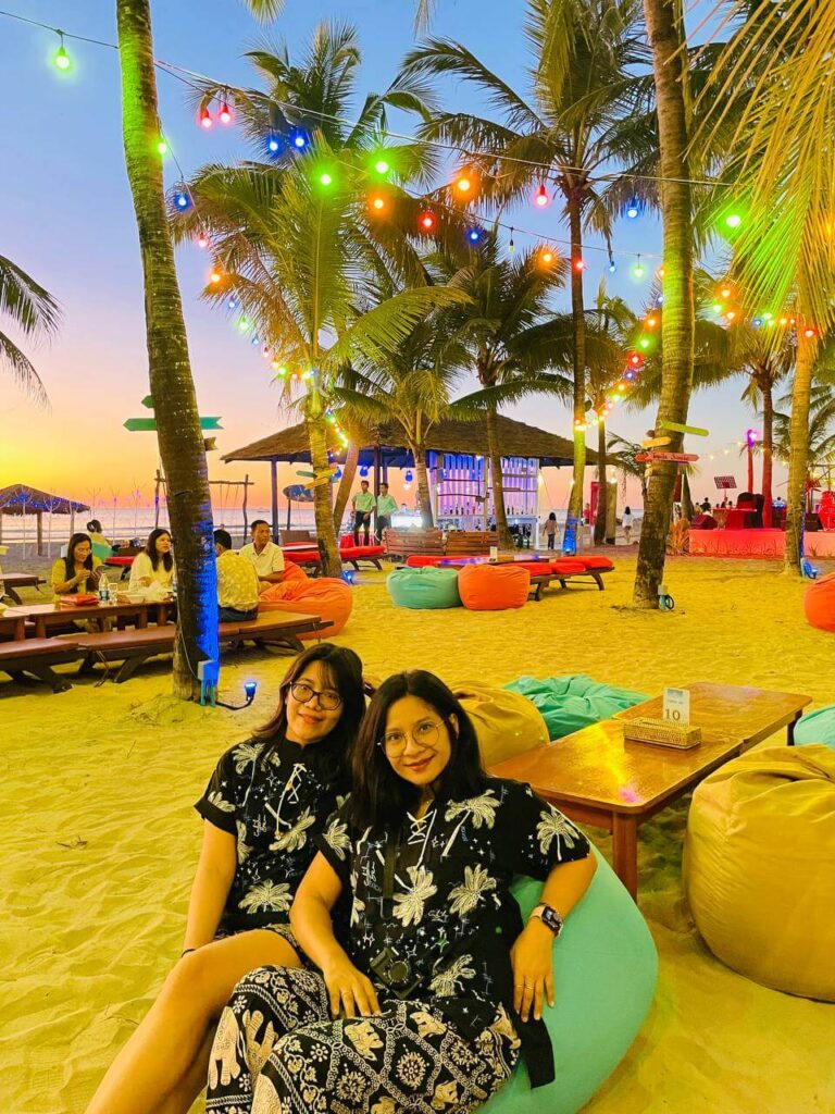 ငွေဆောင်ကမ်းခြေ -  Beach Bar 