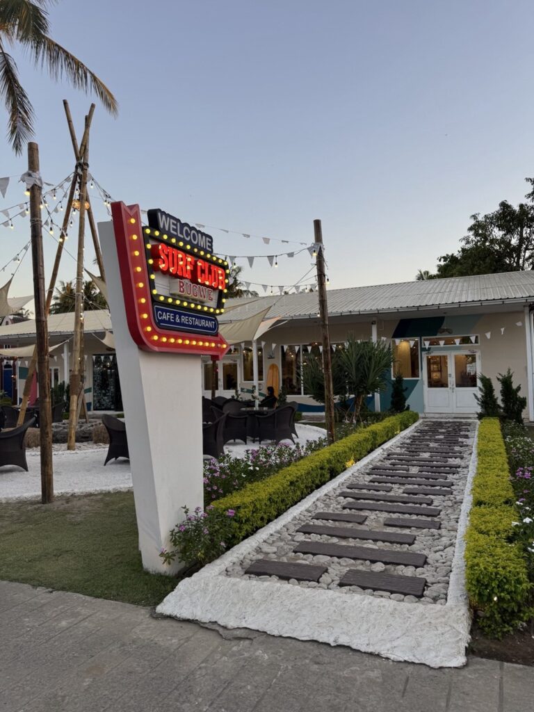 Surf Club Cafe at Ngwe Saung